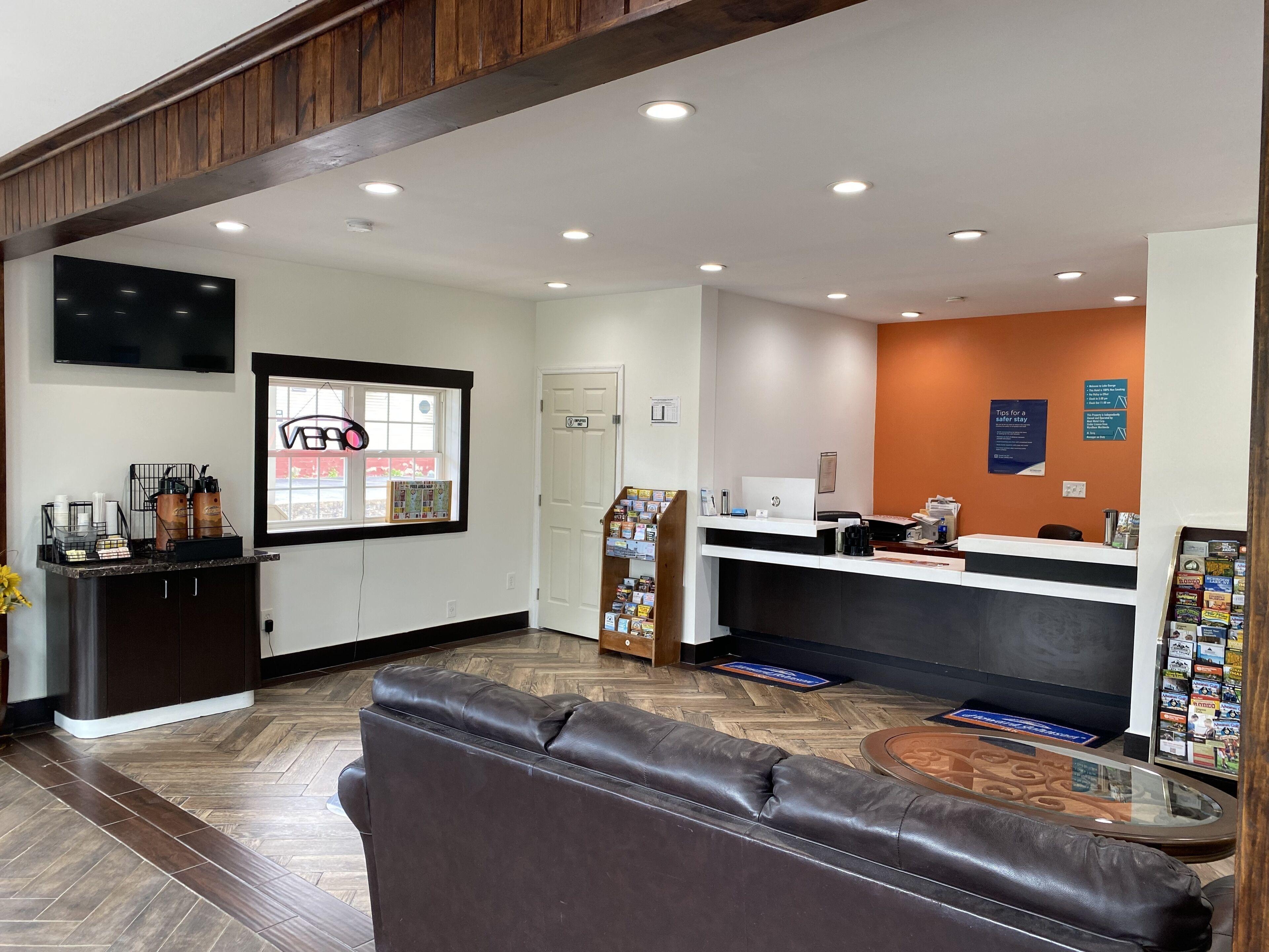6 Budget Hotels Near Lake George Beach State Park Worth Booking