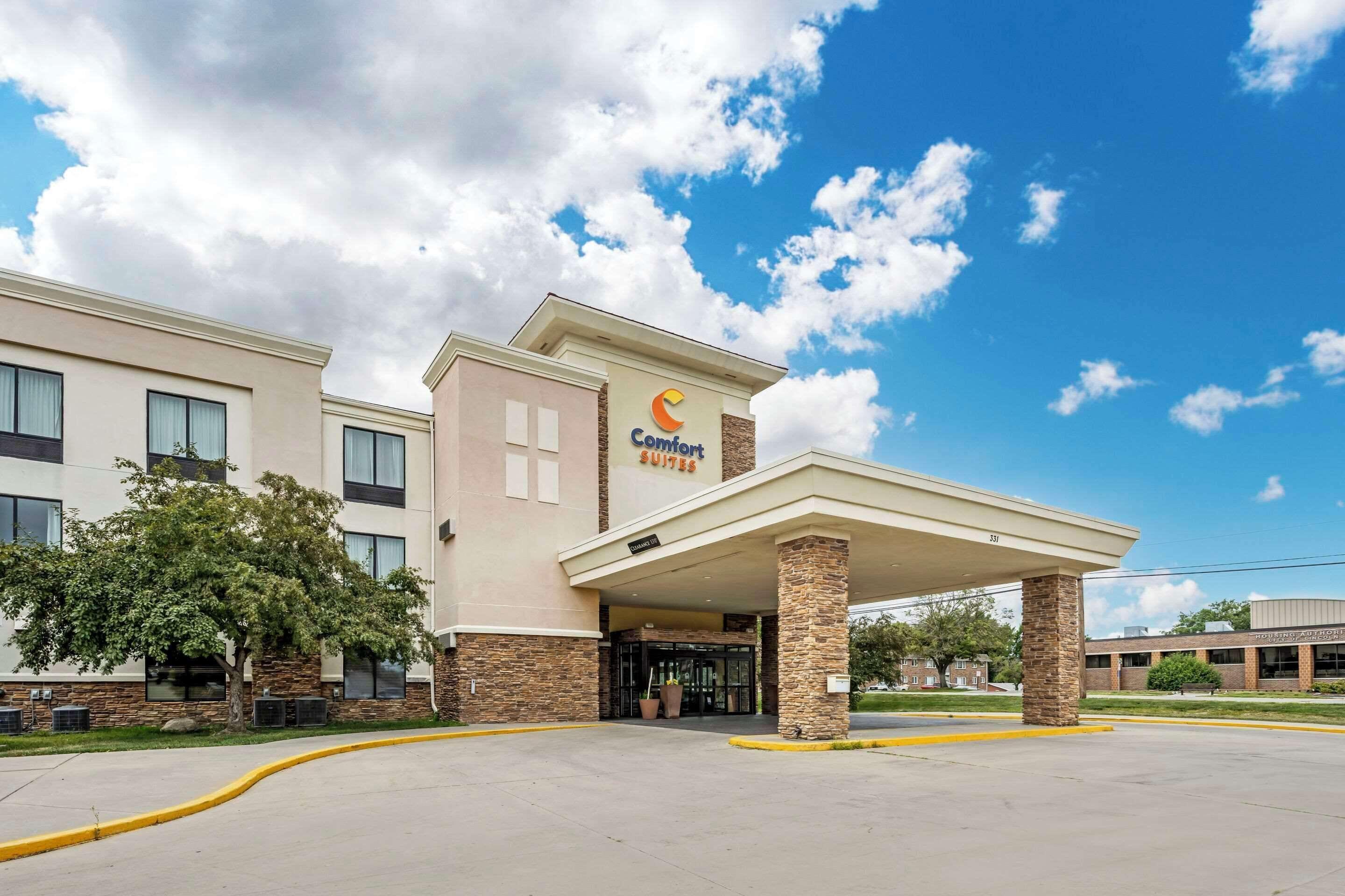Where to Stay in Nebraska: 4 Best 2-Star Hotels