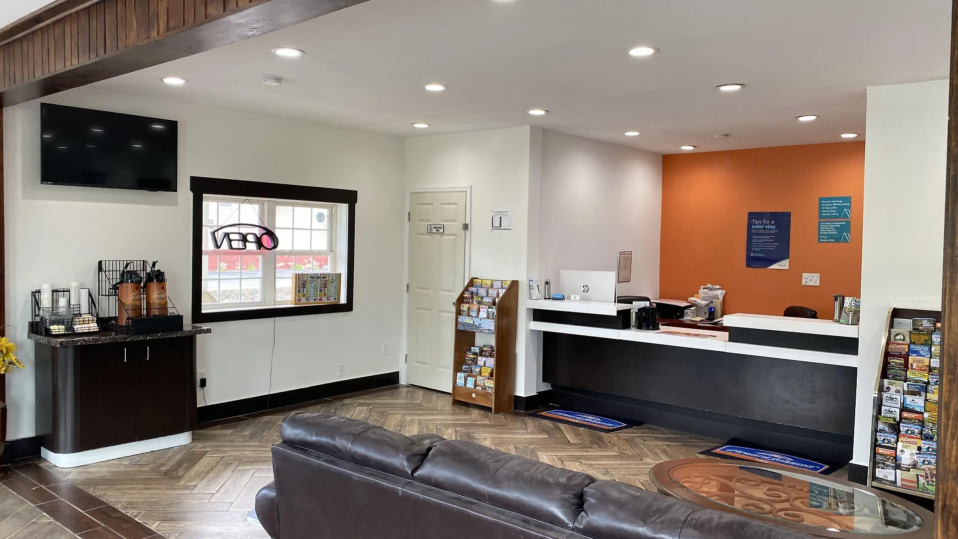 6 Budget Hotels Near Lake George Beach State Park Worth Booking