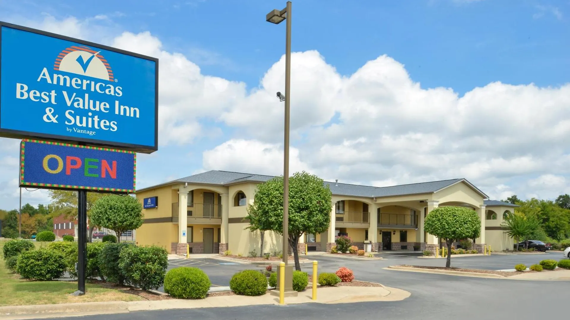 Where to Stay in Arkansas: 4 Best Hotels for Couples