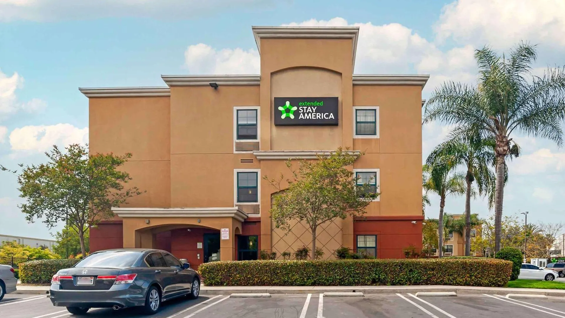 2 Top-Rated Resorts Close to Perry Park Community Hall